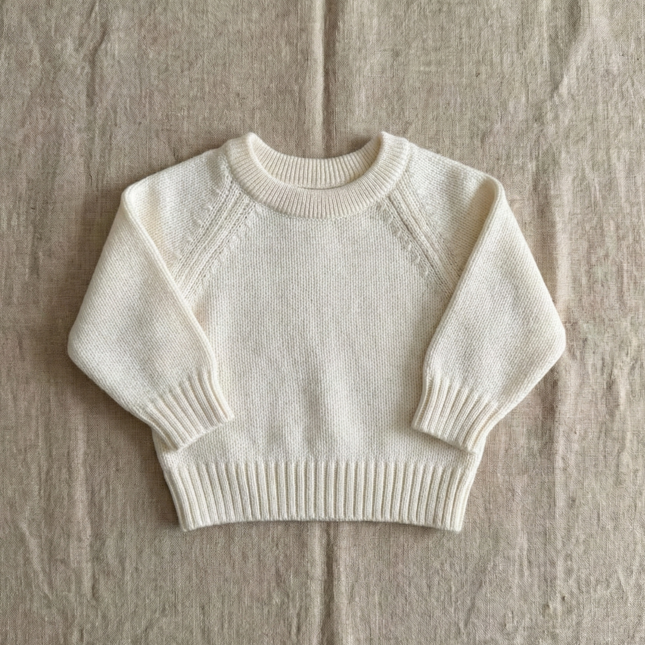 Klassisk baby striktrøje i bomuld